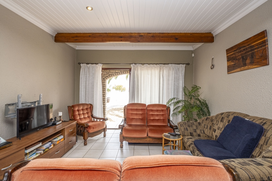 6 Bedroom Property for Sale in Jagtershof Western Cape